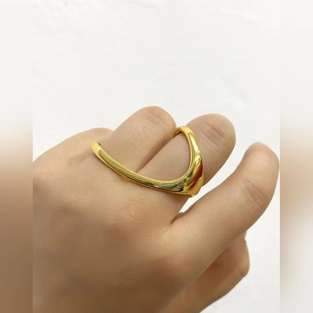 Two Finger NWT Asymmetrical Geometric Ring